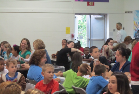 a picture of mothers and their children at the walnut st elementary school mothers program